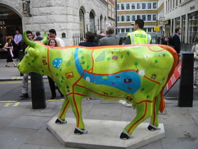 Hyde-Park cow.  Pretty cumbersome to carry this one around as a map though. (71,994 bytes)